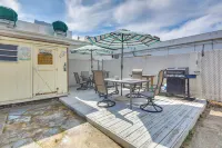 Walk to Convention Center & Boardwalk! Family Apt - Pet friendly