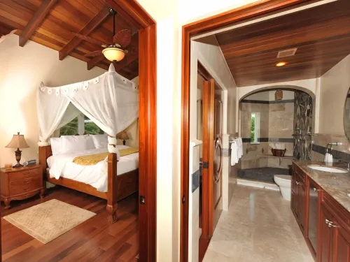 Waterfront Luxury 3 Bedroom 3 Bathroom Penthouse Walking Distance To Cruz Bay