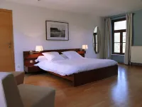 Hôtel - Ferme du Château d'Ahin Hotels in Wanze