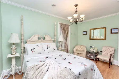 Redwood Bed and Breakfast Отели рядом с достопримечательностью «Башня Скайлон»