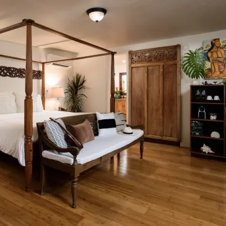 Paia Inn
