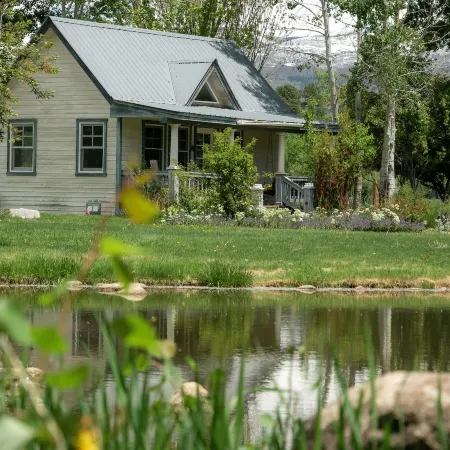 Apple Orchard Inn
