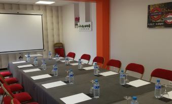 LOGIS - Hôtel & Restaurant le Grand Terre - Housity