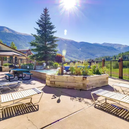 Copper Mountain Condo - Walk to Ski Lift!
