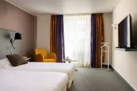 Carmel 1643 Hôtels à : Poligny