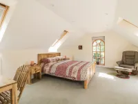 Squirrels Drey Hotels in Great Massingham