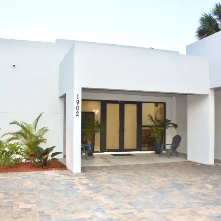 Naples Villa Della | Bikes, BBQ, Near Beach