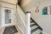 Unique & Stylish Studio Loft in Huntington! - Holiday Apartments