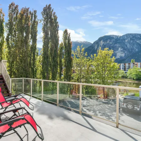 Squamish Adventure Inn