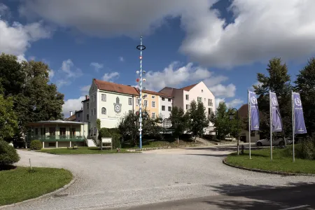 Gutshotel Odelzhausen Отели в г. Айхах