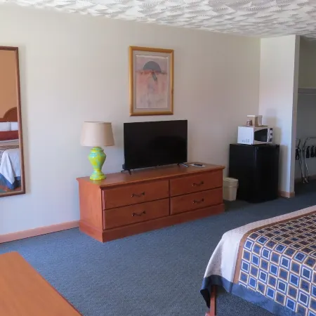 Howard Johnson by Wyndham Raton