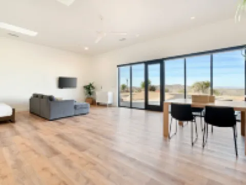 後屋 - 觀景，黑暗的天空和火坑！1卧室的家由RedAwning 約書亞樹村酒店