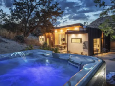 A Little Tish - Secluded Stargazers Getaway 2 Bedroom Home by RedAwning 絲蘭谷酒店