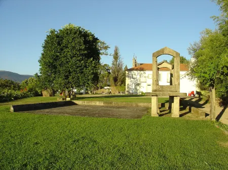 Hotel Convento Dos Capuchos Отели в г. Россаш