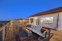 Rancho Nopales Jt - Pool, Hot Tub, Hammocks, Fast Wifi + Views! 4 Bedroom Home by RedAwning