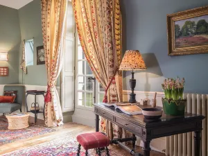 Chateau des Grotteaux Près Chambord