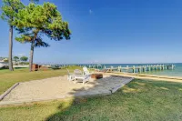 Beachy Maryland A-Frame Steps to Chesapeake Bay! - de playa