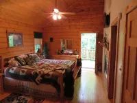 Adventurewood Luxury Log Cabin - Hot Tub, Fireplace, Pool Table
