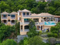 Villa Delfina- Private Beach! Spacious 5 Bedroom Villa in Lower Peter Bay! Hotels in Central