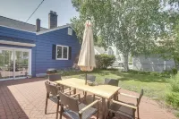 Cozy Wisconsin Abode Walk to Lake Michigan! -  Privatzimmer