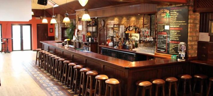 Myles Creek Hotels in Clare