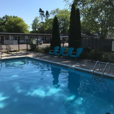 Lakeview Motel & Cottage