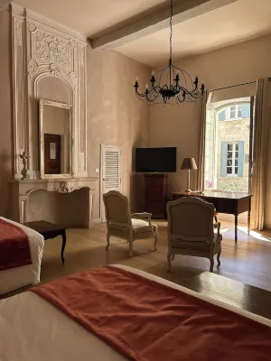 Hôtel du Musée Hotels in Fourques
