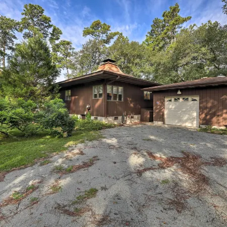 New Bern Home w/ Direct Access to Neuse River