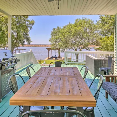 Waterfront Onalaska Retreat w/ Private Dock!