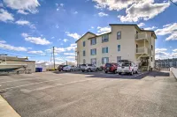 Condo w/ Bay Views ~ 5 Mi to Atlantic City! - Parking