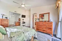 Chula Vista Studio w/ Hot Tub ~ 9 Mi to Downtown - Kæledyr tilladt