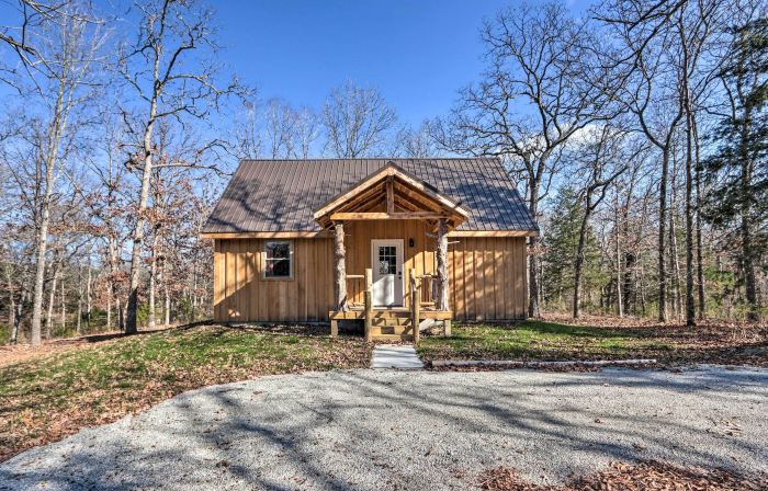 El Dorado Springs Cabin: Near Trails & Parks!
