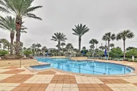 Beachfront Destin Condo w/ Pool & Harbor View! - pantai