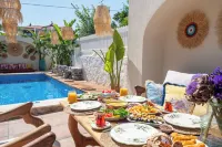 Cerenity Alaçatı - Kolam Renang
