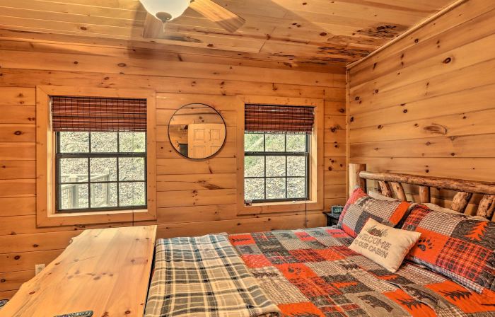 Fireplace & Foliage: Quaint Blue Ridge Cabin!