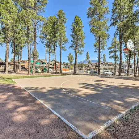 Modern Flagstaff Home, 4 Mi to Downtown!