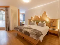 Berghotel Miramonti Hotels in Tesero