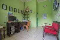 RedDoorz Near Kampus Ump Purwokerto Hotels in Kecamatan Kembaran