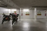 Ibis Gap Centre - parking