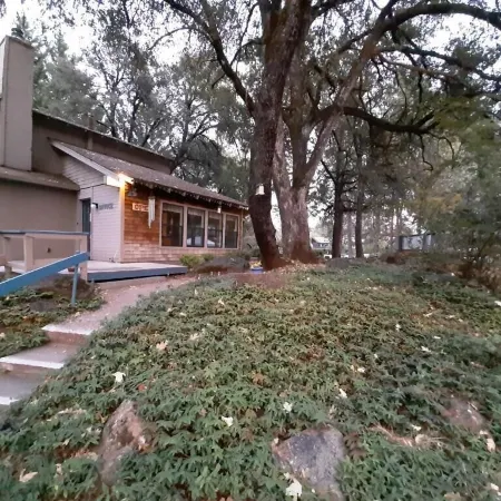 Alta Sierra Village Inn