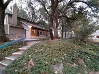 Alta Sierra Village Inn - parking