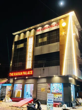 The Raman Palace - A Budget Hotel Отели рядом с достопримечательностью «Шрай Кришна Джанмастан Темпл, Матхура»