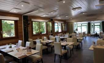 Logis Hotel Arc En Ciel