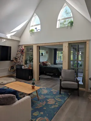 Quaint and Quirky Woodland Cottage - 2 Bedrooms 1 Bath