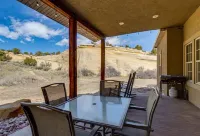 Secluded 16-acre Ranch House near Red Fleet, Steinaker & Flaming Gorge - chambre d’hôtes
