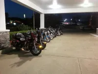 芒廷霍姆北凱藝套房飯店 - 停車場