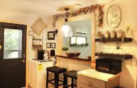 Greenbrier Getaway 2: Mins from Bike Trail, Fenced Yard, Firepit; 1 Dog OK Hotels in Marlinton