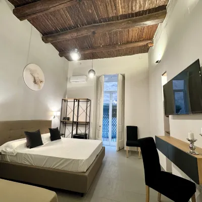 MILUAR Relais - Donnaregina Hotels near Museo Cappella Sansevero
