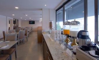 Econo Express Hotel