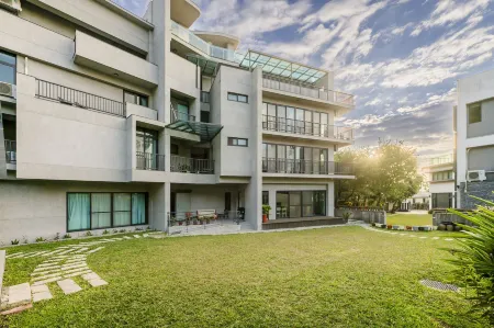 Hills Valleys Отели рядом с достопримечательностью «Chung Tai Chan Monastery»